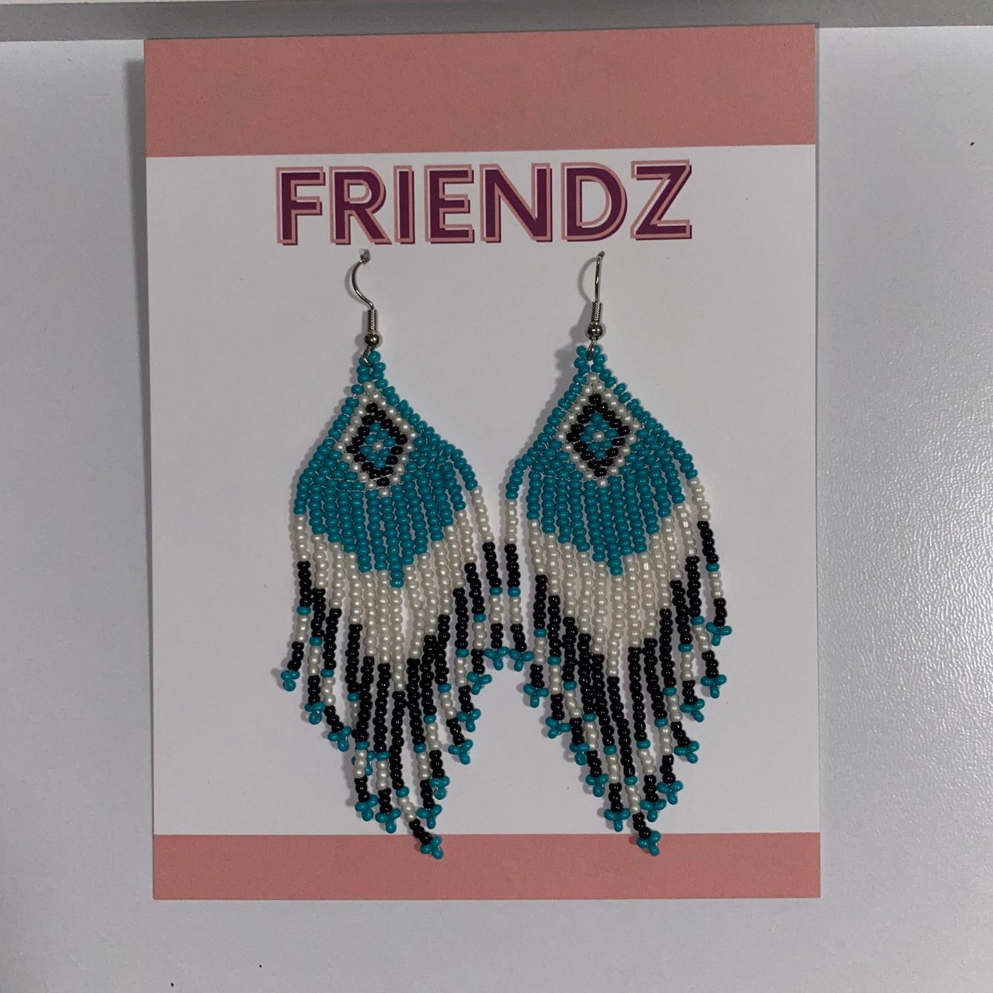 Pendientes de cuentas de semillas de borla Phoenix (2 colores)