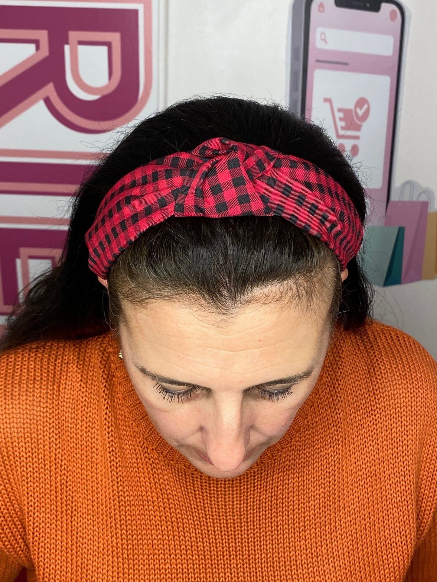 Diadema para el pelo con nudo a cuadros rojos