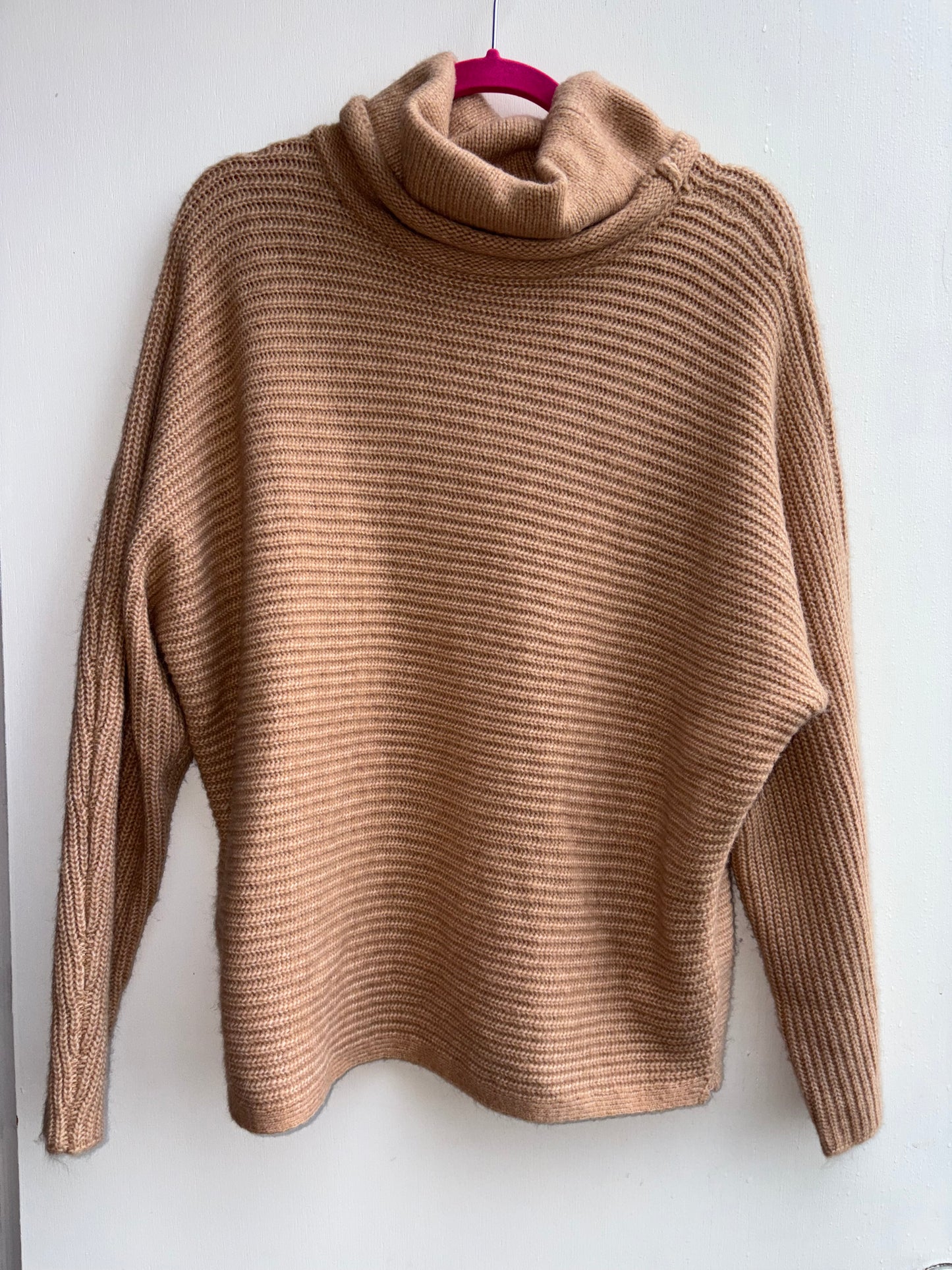 Max Studio Turtle Neck Beige Sweater Top Large 1043