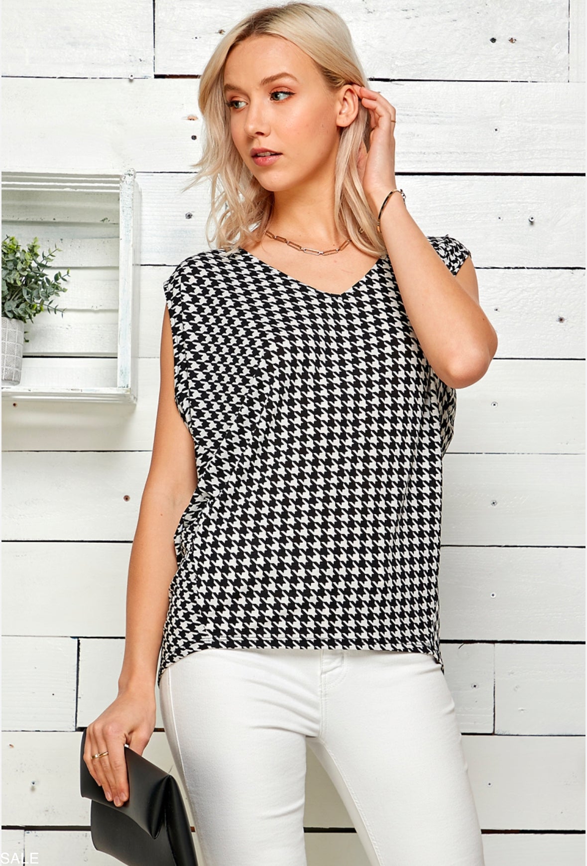 FINAL SALE NATALIE HOUNDSTOOTH SIMPLE V-NECK TANK TOP