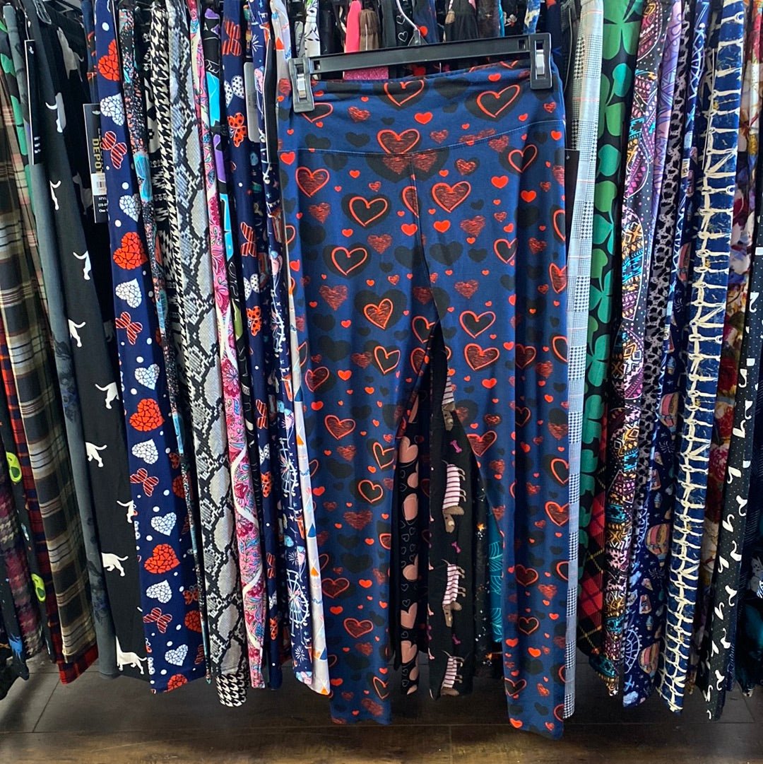 Leggings azul marino con corazón rojo