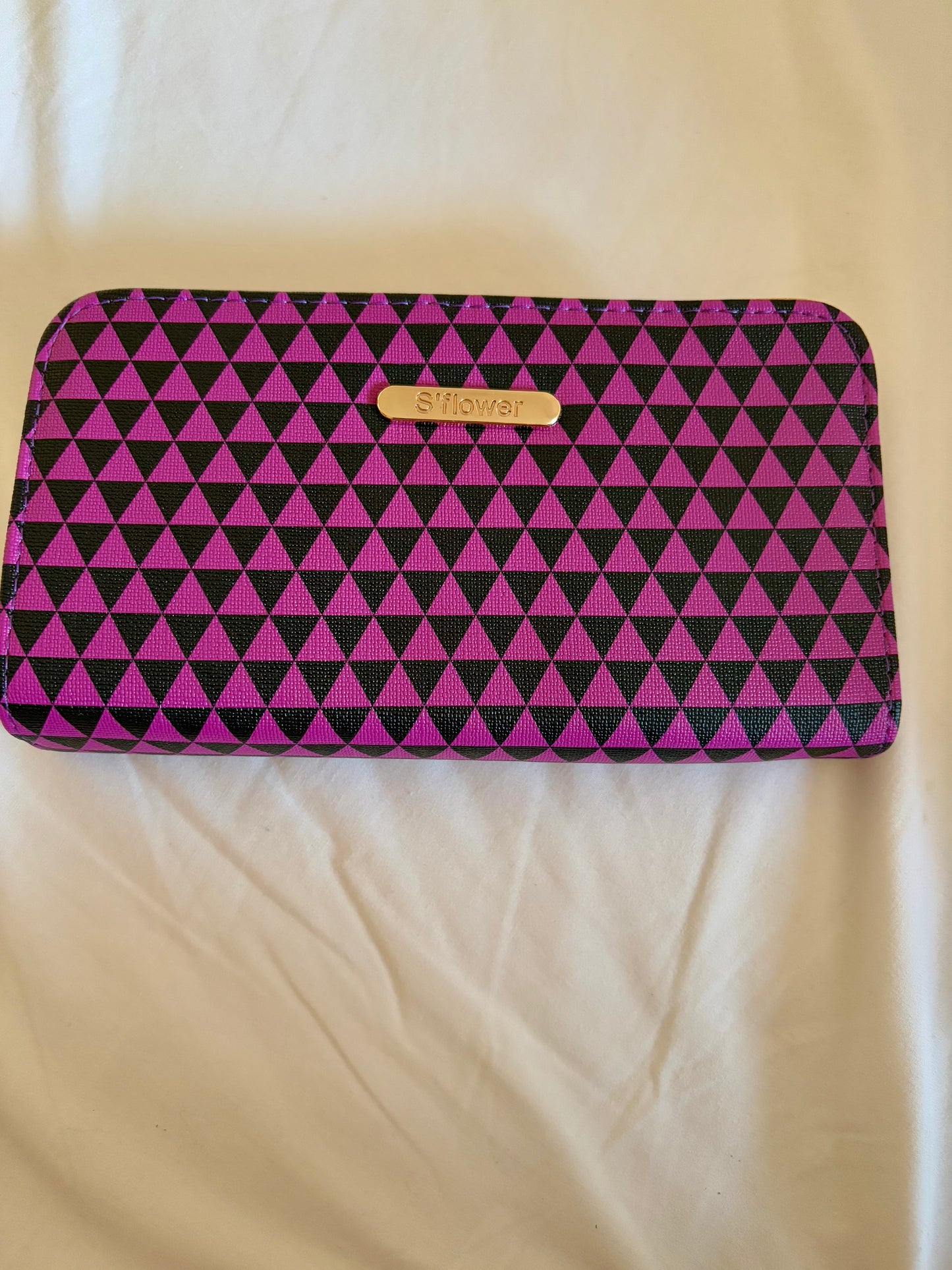 Geometric Full Size Wallet with Detachable Chain Purse