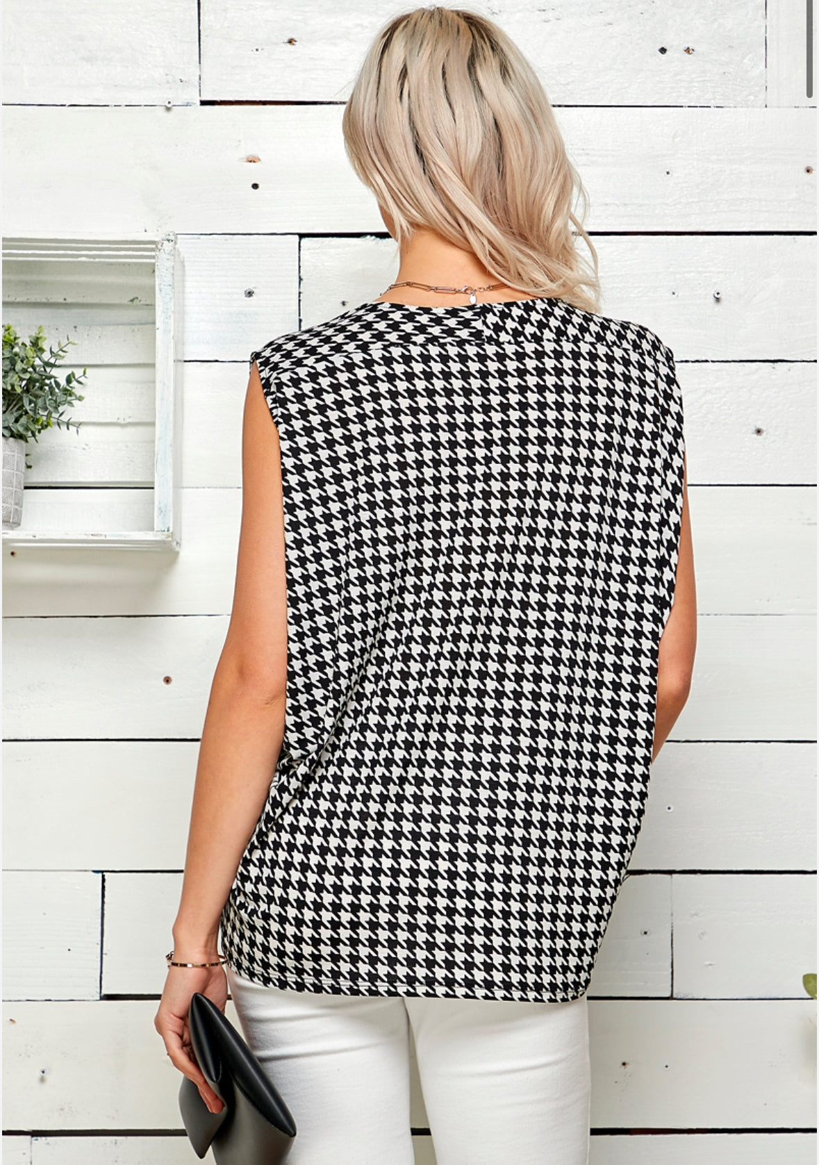 FINAL SALE NATALIE HOUNDSTOOTH SIMPLE V-NECK TANK TOP