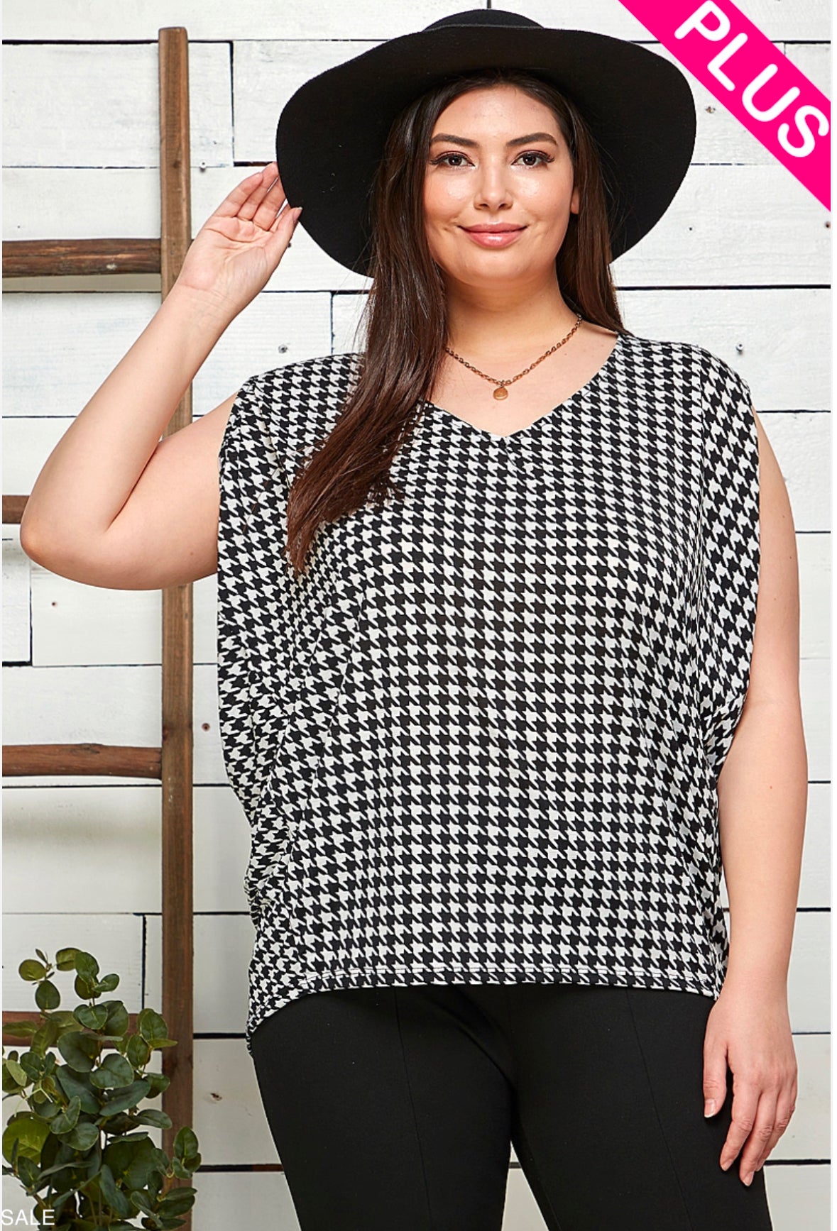 FINAL SALE NATALIE HOUNDSTOOTH SIMPLE V-NECK TANK TOP