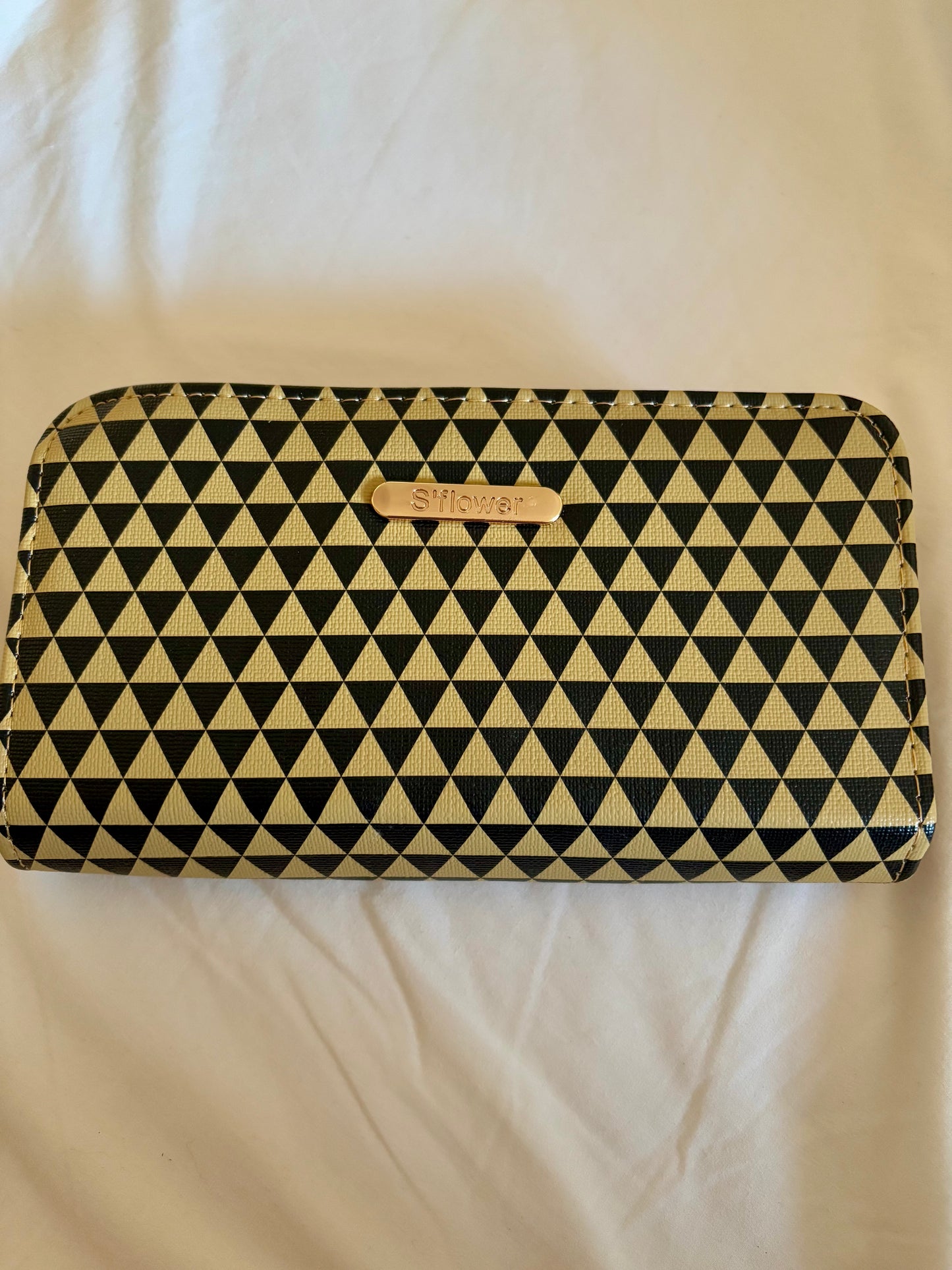Geometric Full Size Wallet with Detachable Chain Purse