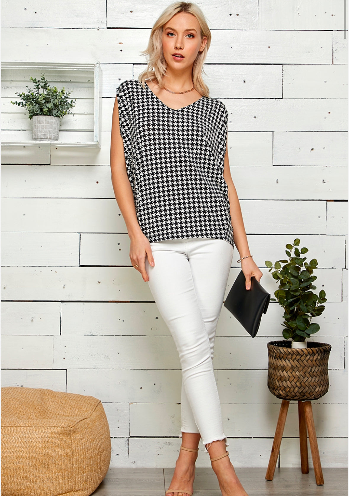 FINAL SALE NATALIE HOUNDSTOOTH SIMPLE V-NECK TANK TOP
