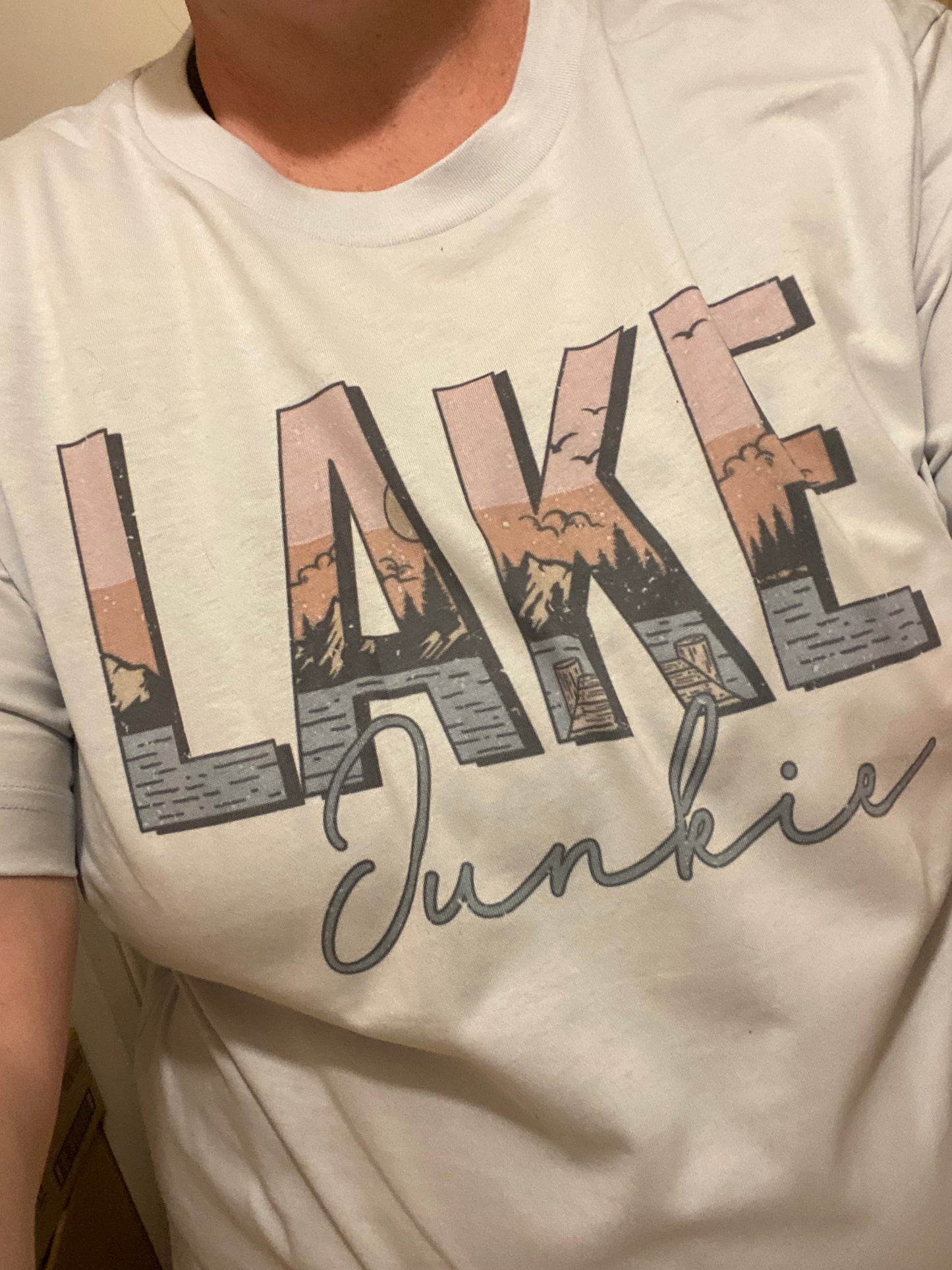 T-shirt Lake Junkie