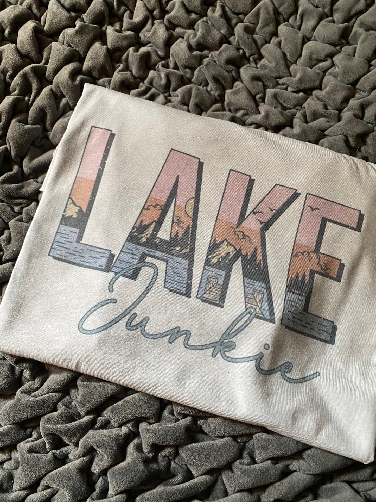 T-shirt Lake Junkie
