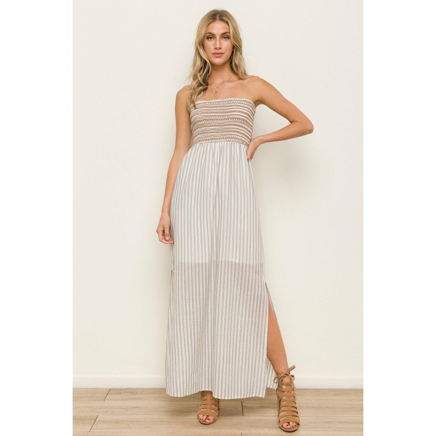 Vestido de rayas delanteras fruncidas GRANDE