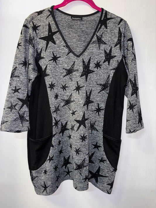 Gray & Black Star Tunic Top with pockets Medium 1051