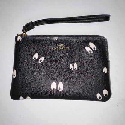 DISNEY X COACH CORNER ZIP WRISTLET WITH SNOW WHITE AND THE SEVEN DWARFS EYES PRINT (COACH F73565)