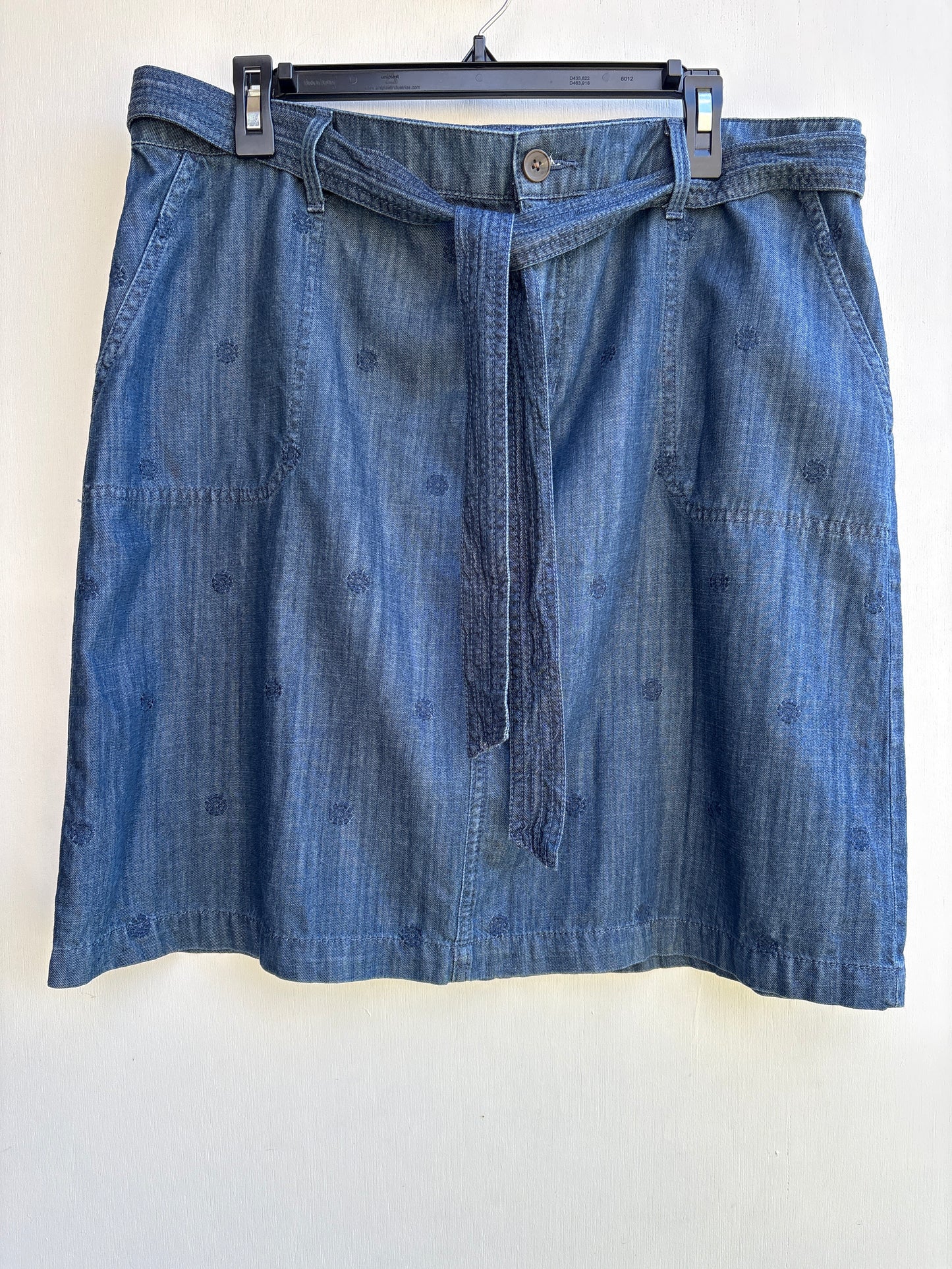 Talbots Denim Daisy Embroidered Skirt 16