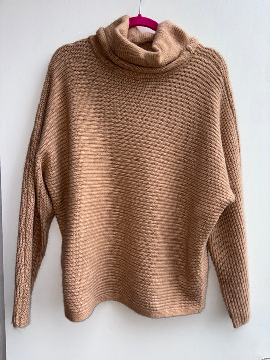 Max Studio Turtle Neck Beige Sweater Top Large 1043