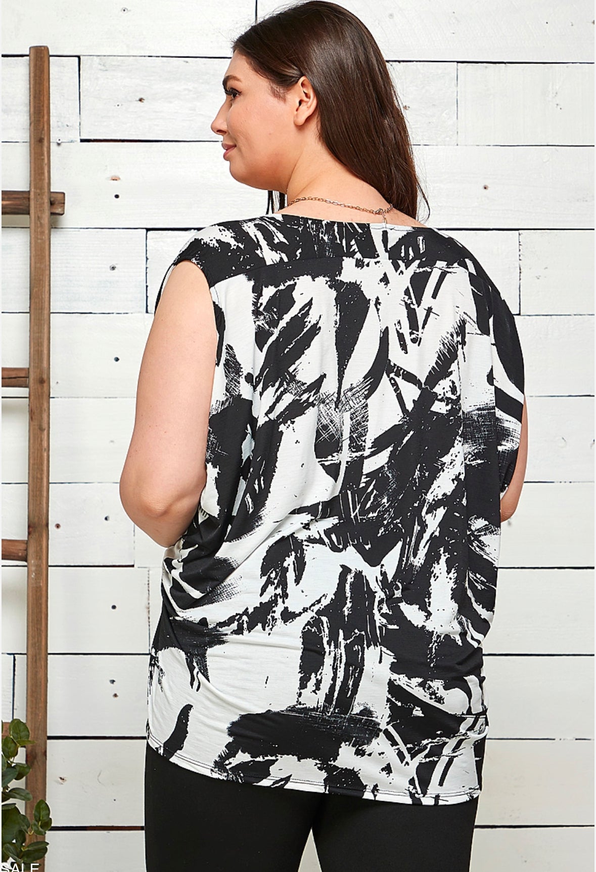 PREORDER SAMANTHA PLUS BLACK & WHITE LEAVE PRINT TANK TOP