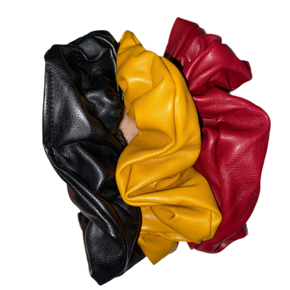 Scrunchie de cuero para el cabello