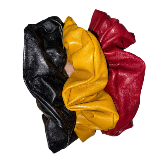 Scrunchie de cuero para el cabello