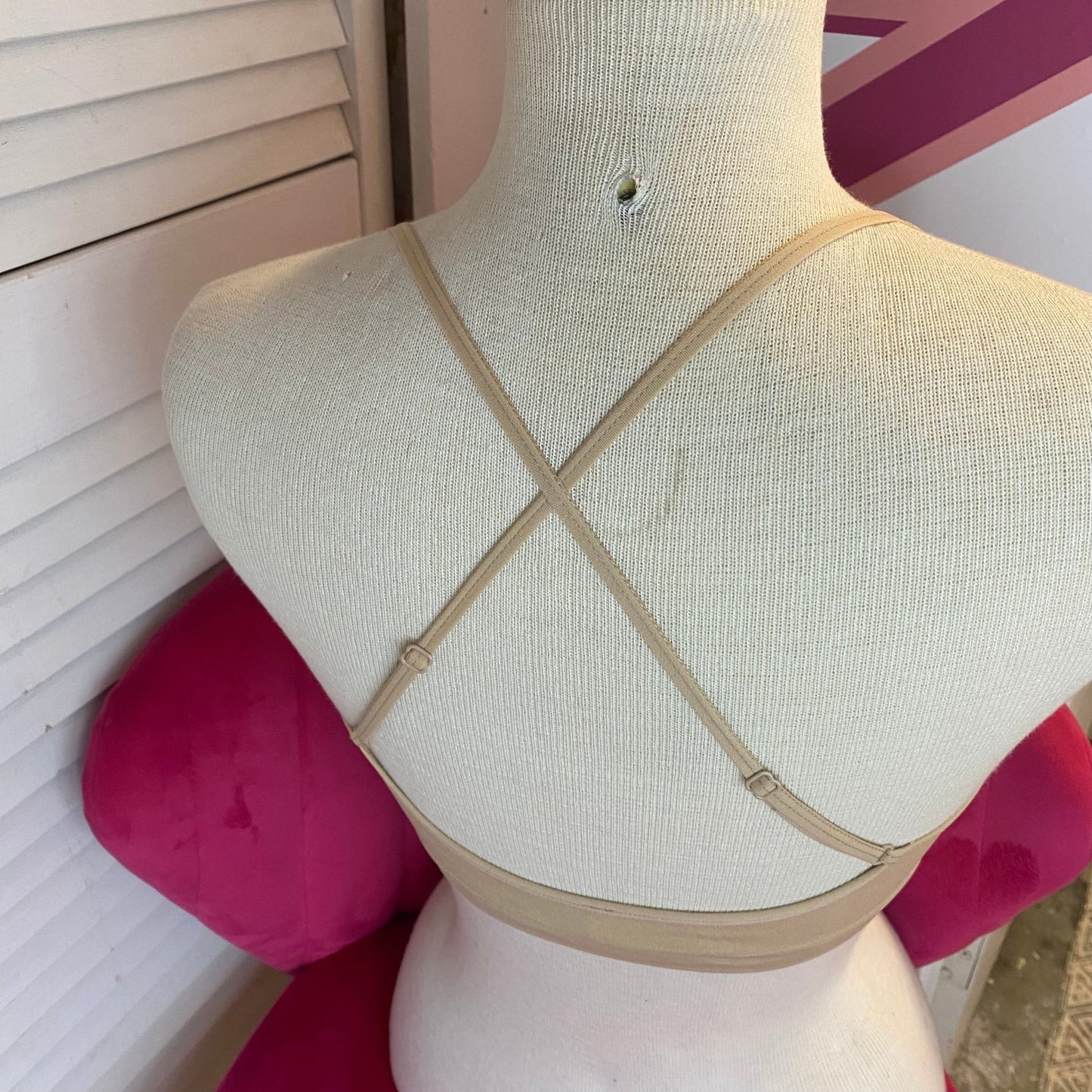 Brassière beige à entrecroisement croisé