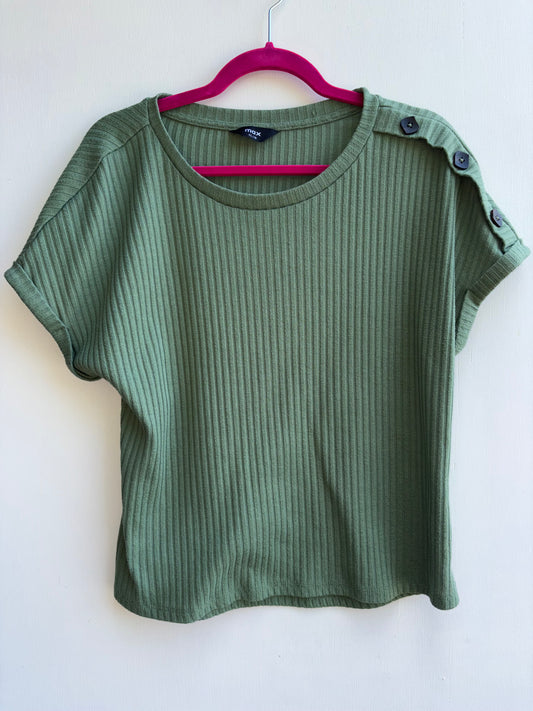 Max Green Button Accent Top XL 1041