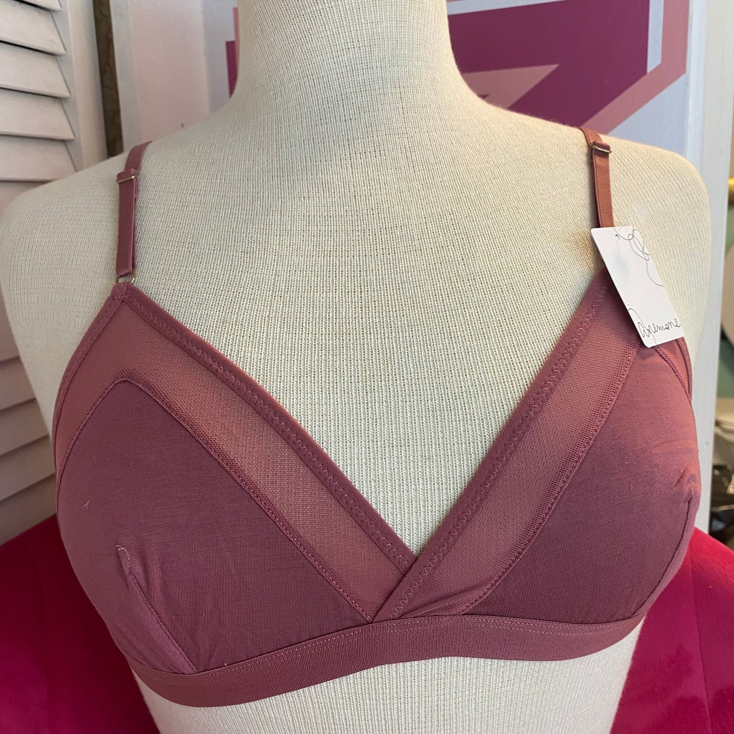 Brassière en jersey résille rouge à lèvres