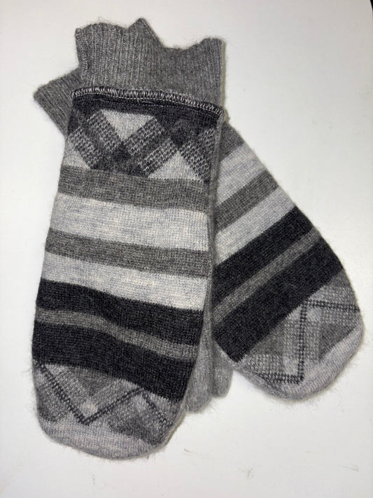 Fleece lined Gray Winter Mittens