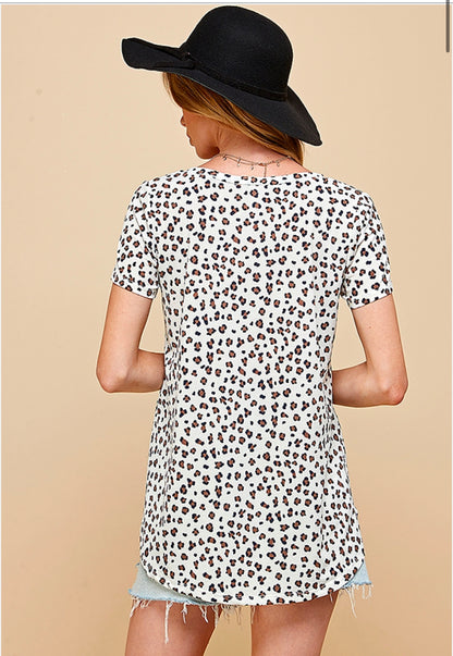 PREORDER BETH CHEETAH ANIMAL PRINT HEM TOP