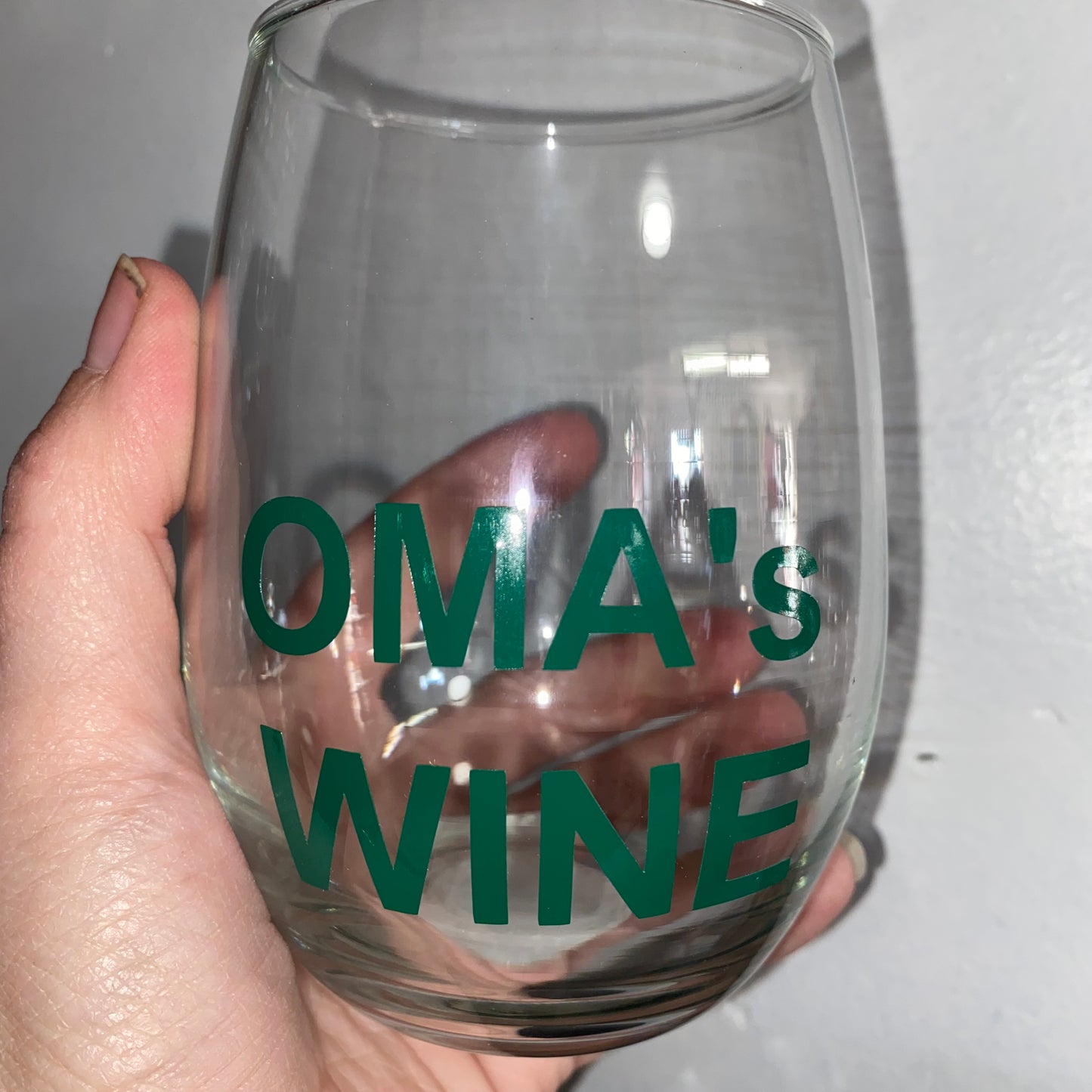 Holiday Green Oma's Wine Glass