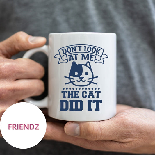 Don’t look at me the cat did it mug 