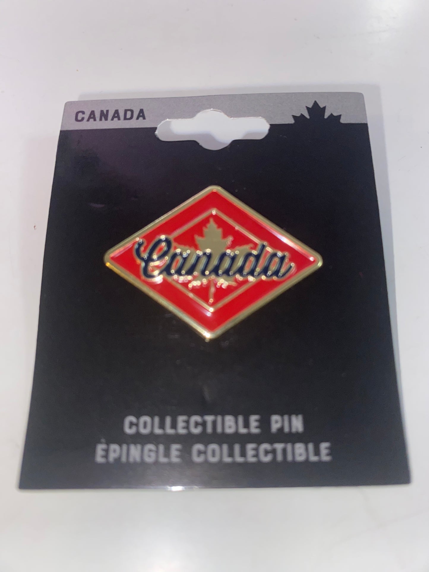 Épinglette souvenir du Canada