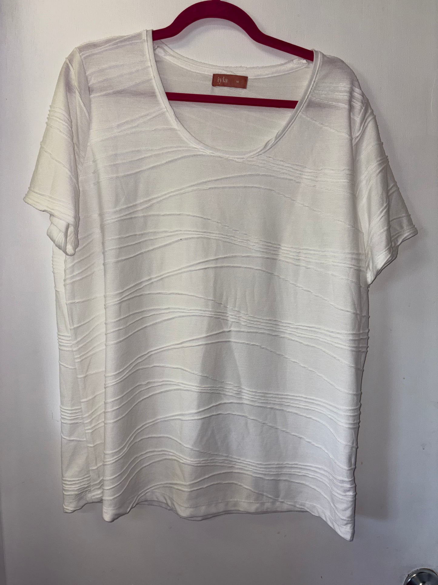 Ripple White Short Sleeve Top