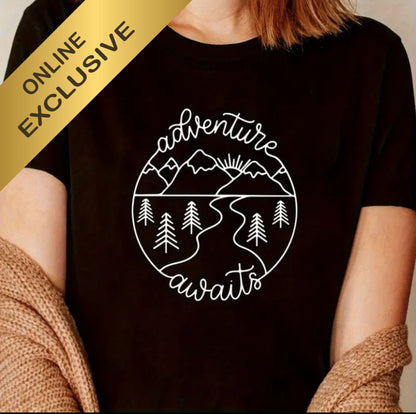 T-shirt graphique « L'aventure vous attend »