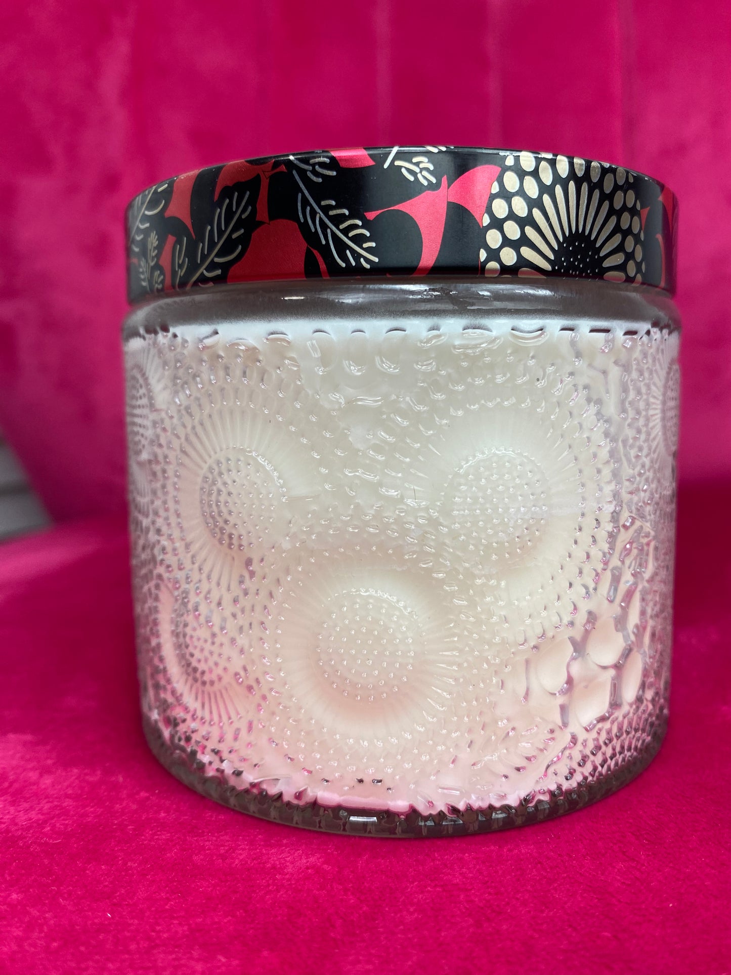 Signature Holiday Jar Candle with Decorative Lid 10oz