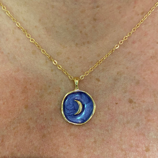 Collar con colgante de luna